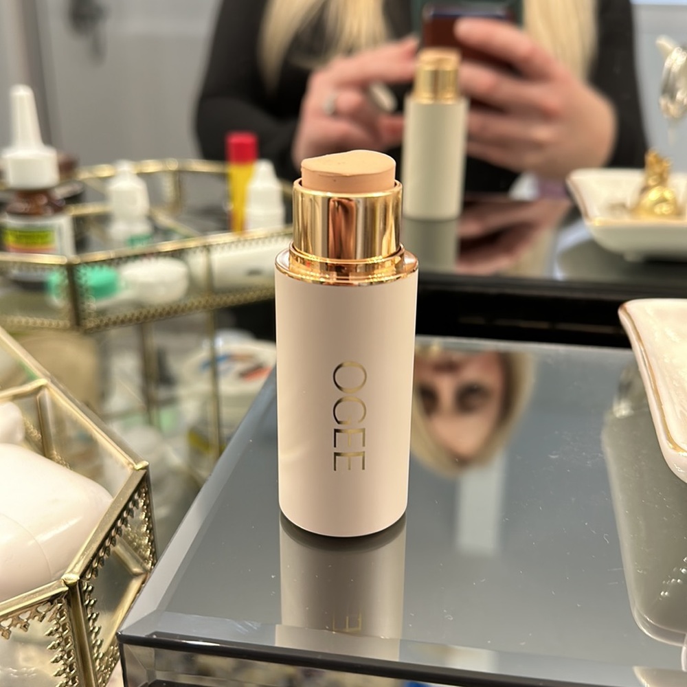 OGEE sculpted complexion stick